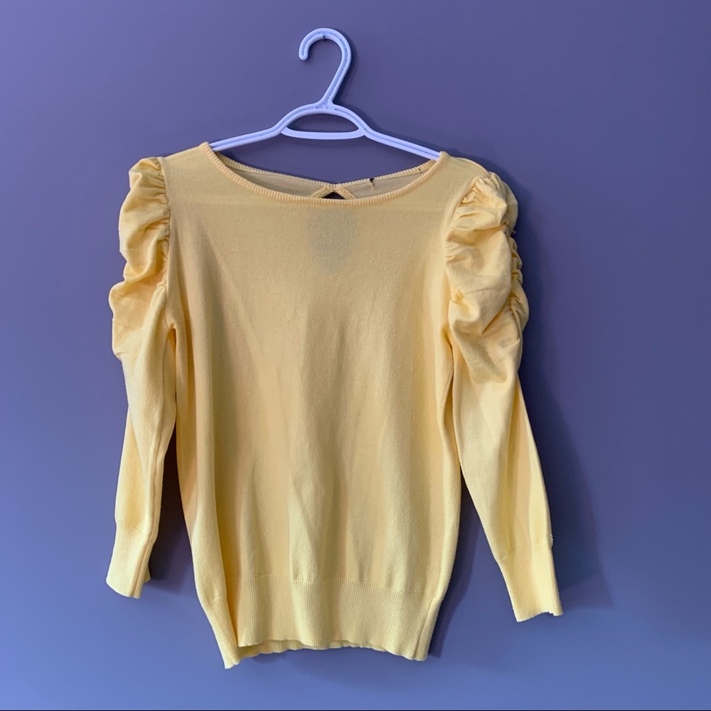 SWS Medium Yellow Puffed Long Sleeves Crew Neck Sweater